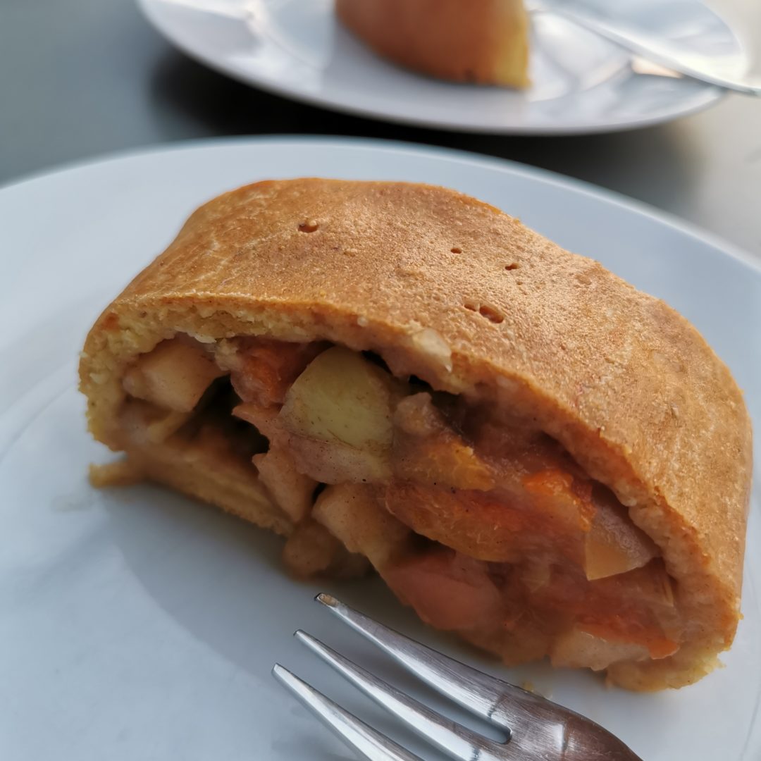 Apfel-Marillen-Strudel